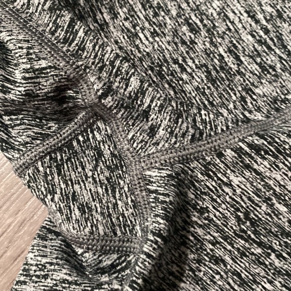 Athleta exhale stash pocket heel tight in soft luxe S - Picture 6 of 8